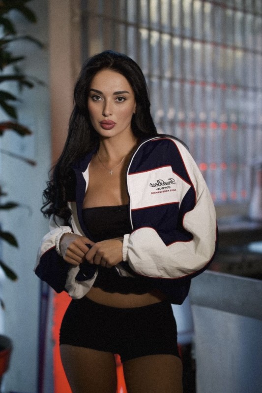 beyogluescortarzu-3 Taksim Escort Arzu Taş Gibi Vücudumla Seni Bekliyorum