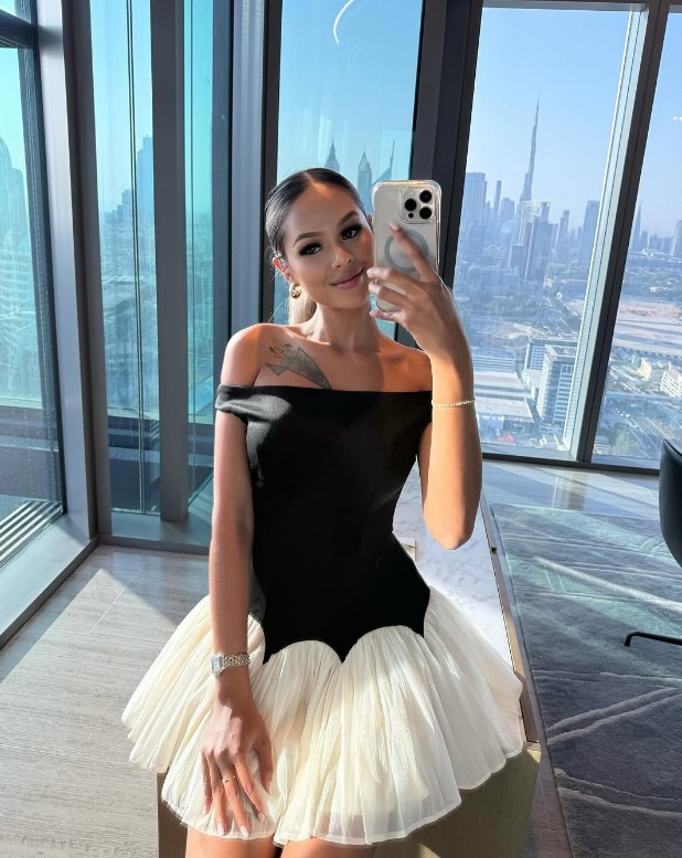 selin-3 Beşiktaş Escort Selin Randevularıma En Şık Halimle Katılıyorum